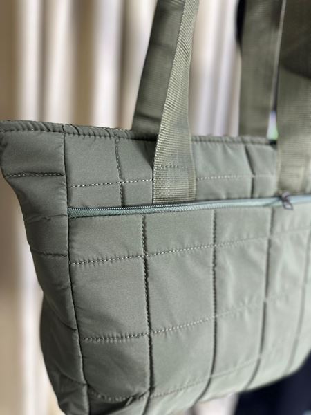 حقائب يد مبطنة كبيرة الحجم باللون الكاكي