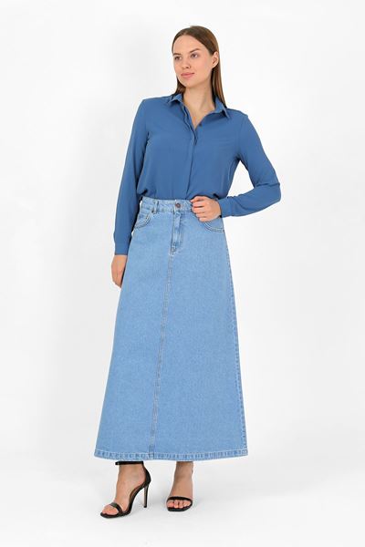 تنورة جينز زرقاء فاتحة عالية الخصر