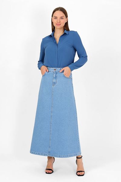 تنورة جينز زرقاء فاتحة عالية الخصر