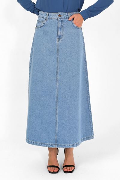 تنورة جينز زرقاء فاتحة عالية الخصر