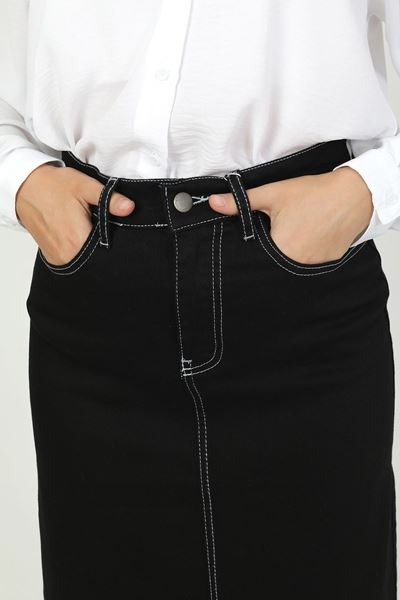 تنورة جينز سوداء بخياطة متباينة من القماش الطبيعي