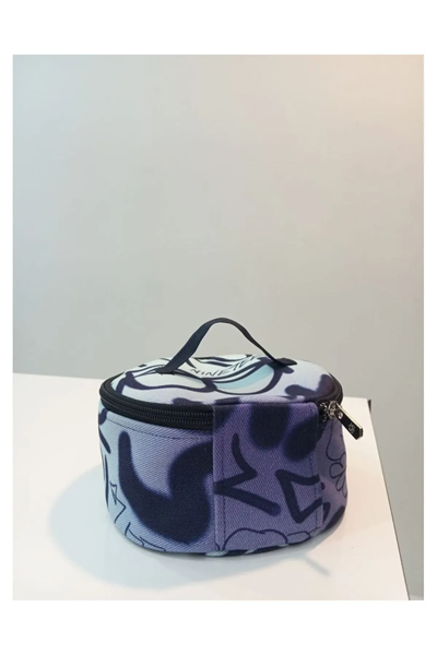 حقيبة مكياج صغيرة واحدة