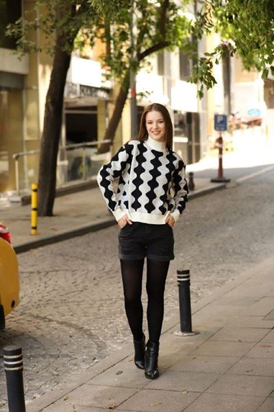 DESENLİ  ERCİYES TRİKO KAZAK-SİYAH BEYAZ