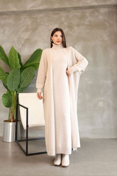 KADIN BOĞAZLI TRİKO ELBİSE VE UZUN HIRKA İKİLİ TAKIM-KREM