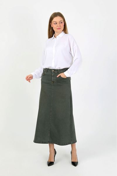 تنورة جينز من قماش طبيعي بمسامير نجمية باللون الأزرق الفاتح