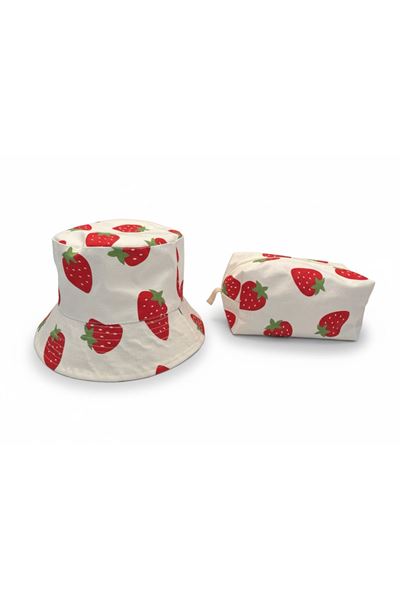 Çilek Desenli Şapka & Makyaj Çantası Seti
