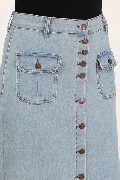 تنورة حجاب زرقاء فاتحة مع منفاخ وأزرار وجيوب