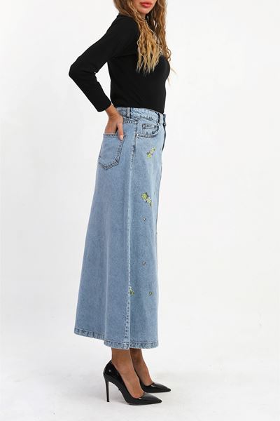 ÇİÇEKLİ NAKIŞ DETAYLI UZUN DENİM ETEK- MAVİ