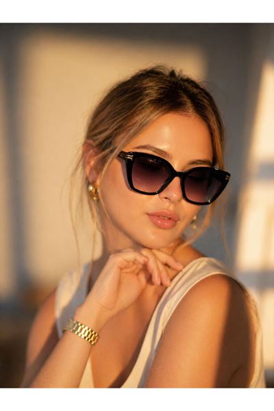 Kalın Çerçeve Köşeli Klasik Güneş Gözlüğü