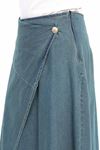 تنورة جينز بأجزاء أمامية